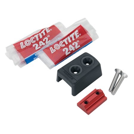 3885
